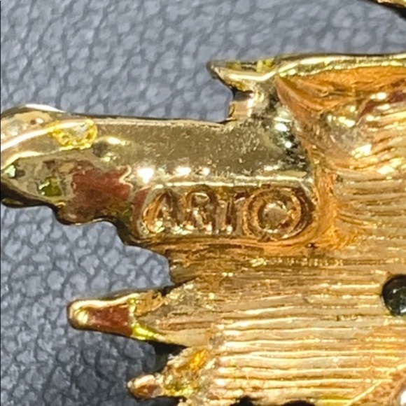 Vintage Signed ART Christmas Tree Brooch With Rhinestones-Gold Tone/Enamel 2.25” - Picture 3 of 4